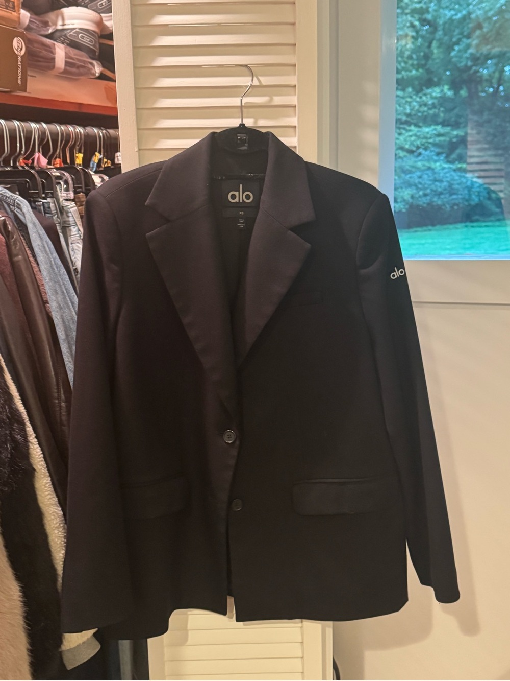 ALO Yoga First-Class Black Blazer - Picture 5 of 5